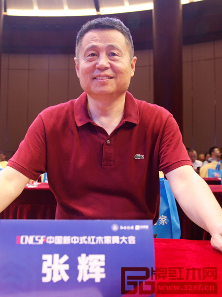 全国工商联艺术红木家具专业委员会专家顾问、明清家具研究学者张辉